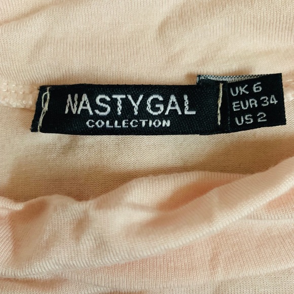 Nasty Gal Chevron Mock Neck LS Tee - Picture 4 of 4